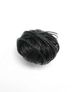 šňůrka kožená kulatá č. 2 černá, klubko 25 m