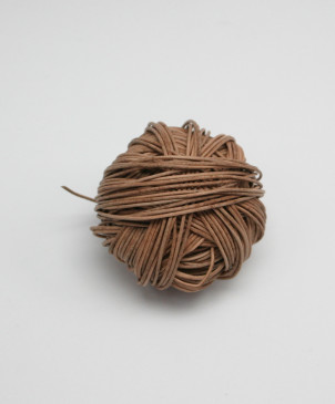 šňůrka kožená kulatá č. 1 přírodní, klubko 25m