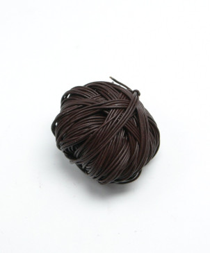 šňůrka kožená kulatá č. 3 červeno-hnědá,klubko 25m 